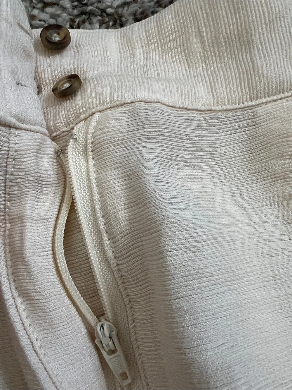 Like New! The Odells Classic Cream A-Line Midi Skirt in Size S